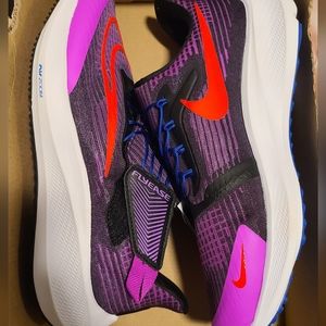 *SOLD* Nike Zoom Pegasus Flyease Size 8 Women’s Fuschia Purple Running Sneaker